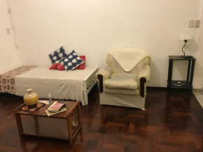 Departamento entero amplio y confortable Parque España 2do piso de escalera